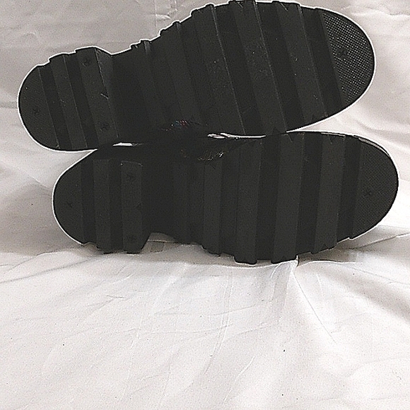 Betsey Johnson Rowan Multi Print Sequin Chunky Lug Chelsea Booties Size 8 - Picture 8 of 9